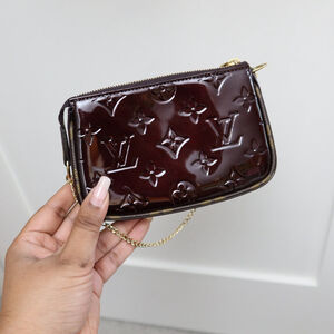 Women's Louis Vuitton Mini Pochette Burgundy